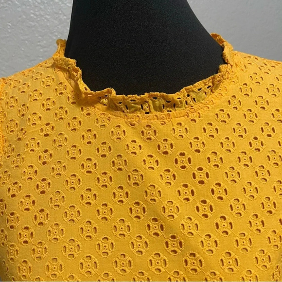 J.Crew Eyelet puff-sleeve top SMALL - Picture 2 of 5